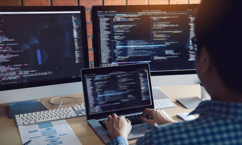 数据科学选型:R与Python如何赋能玉州区网站建设?
